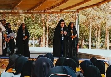 دکلمه خوانی دانش آموز پیشتاز و خبرنگار پانا 