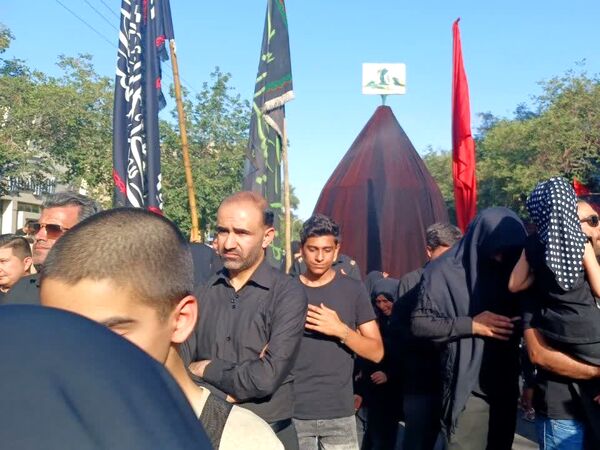 اجتماع عظیم عاشقان حسینی در مراسم خیمه سوزان