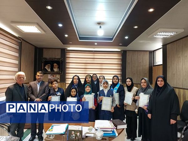 تقدیر از دانش آموز خبرنگاران پانا در قائمشهر
