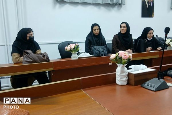 نشست صمیمی مشاوران و مربیان جدیدالاستخدام به مناسبت هفته امور تربیتی