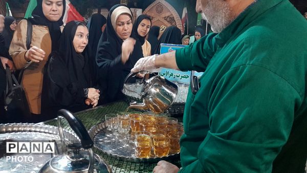 چایخانه فاطمه الزهرا(س) در هفتادونهمین شب از اجتماعات مردمی در مسجدجامع نیشابور