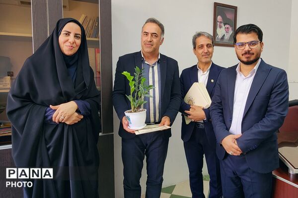  قدردانی مدیر منطقه ۱۳ از کارکنان آموزش‌وپرورش
