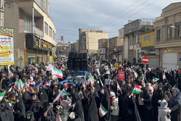 فیروزکوه یکپارچه فریاد «استقلال، آزادی» سر داد