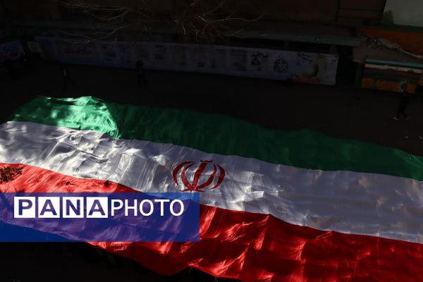 در دل این زمستان سخت و از پس سال‌ها، همچنان عطر آزادی به مشام می‌رسد