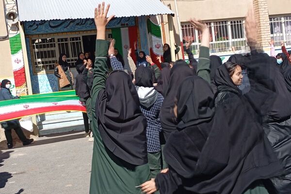 دهه فجر، جشن بصیرت و مقاومت؛ در دبیرستان حضرت معصومه (س) فیروزکوه