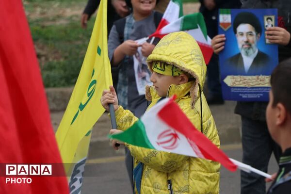 قدم‌های استوار مردم ولایتمدار زرقان در روز قدس