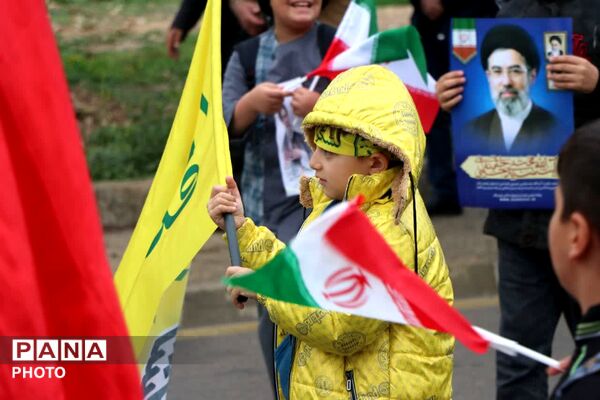 قدم‌های استوار مردم ولایتمدار زرقان در روز قدس