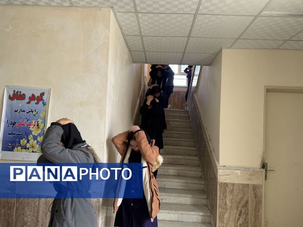 مراسم گرامیداشت هفته پدافند غیرعامل در دبیرستان عشایری شبانه‌روزی نسیبه