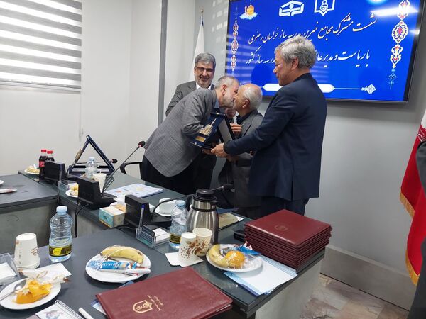 نشست مشترک مجامع خیرین مدرسه ساز خراسان رضوی با رئیس جامعه خیرین مدرسه ساز کشور