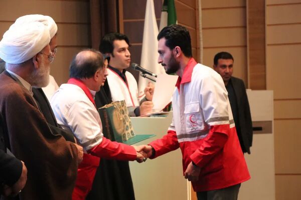 تجلیل از خیرین، پیشکسوتان و داوطلبان فعال جمعیت هلال احمر شهرستان جاجرم 