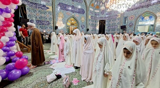 شکوه بندگی دختران در ضیافت جشن تکلیف در تهران