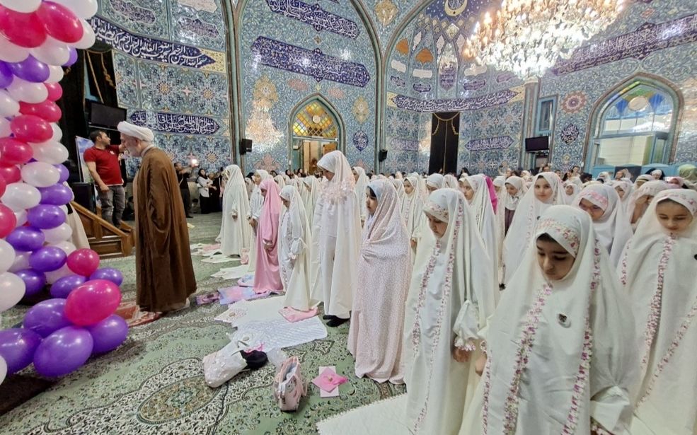 شکوه بندگی دختران در ضیافت جشن تکلیف در تهران