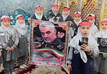 اجرای سرود در حرم امامزاده عماد‌الدین وغبار روبی از مزار شهدا در شهرستان رباط‌کریم