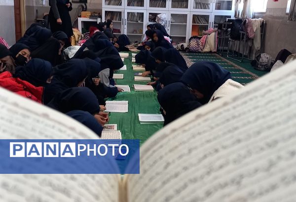 محفل انس با قرآن کریم در گناباد