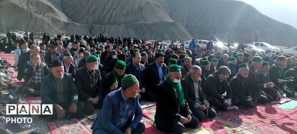 نمازبندگی در  گلزار شهدای شهر بار