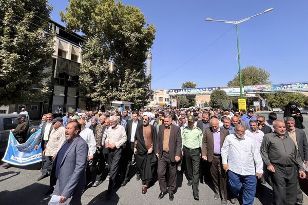 نمازجمعه و راهپیمایی در اسلام آباد غرب