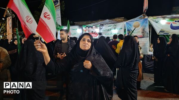 جمع حامیان ایران در میدان بهشتی پلدختر