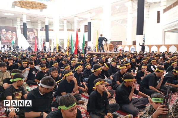 نوجوانان عاشورایی در حرم شاهچراغ(ع) - 2