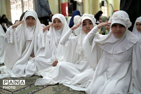  شور و شعور دخترانه در جشن میلاد حضرت معصومه (س) در همدان