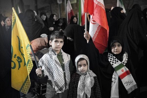 حضور دانش‌آموزان دبیرستان تیزهوشان شهید بهشتی شهرری در تجمع ضد صهیونیستی 