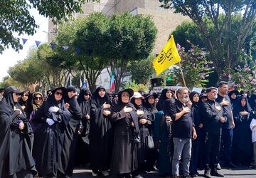 جاماندگان اربعین در فردیس لبیک‌گویان به‌راه افتادند
