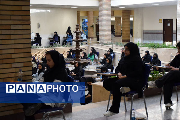 رقابت داوطلبان کنکور رشته تجربی در دانشگاه قم