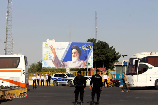 اعزام قشرهای مختلف مردم قم به مراسم سالگرد ارتحال امام(ره)