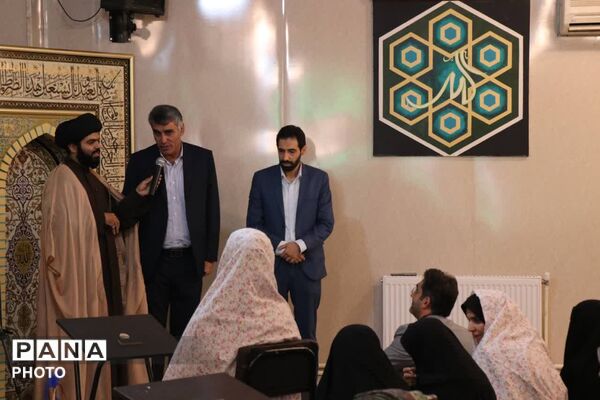 اقامه نخستین نماز مهرماه در هنرستان آل‌یاسین