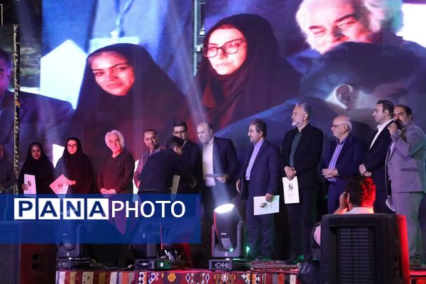 درخشش معلمان و دانش‌آموزان ورامینی در شب ششم جشنواره اقوام ایرانی