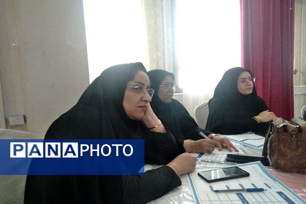 دوره و کارگاه تعاملی مربی، راهبر نسل جدید در مشهد