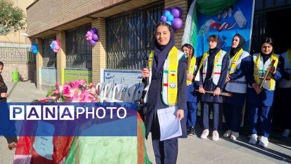 آیین بازگشایی مدارس و آغاز سال تحصیلی در دبیرستان دخترانه زکیه سنندج 