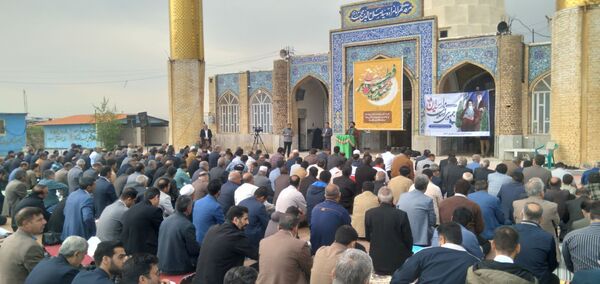 نماز عید بندگی، در جوار امامزاده سید صلاح الدین محمد اقامه شد