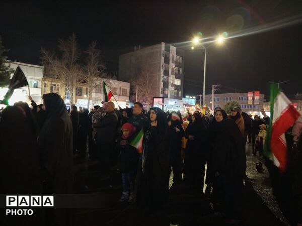  ما تا آخر ایستاده ایم 