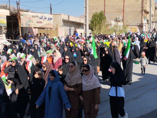 حضور مردم همدل حاجی آباد در راهپیمایی ۲۲ بهمن
