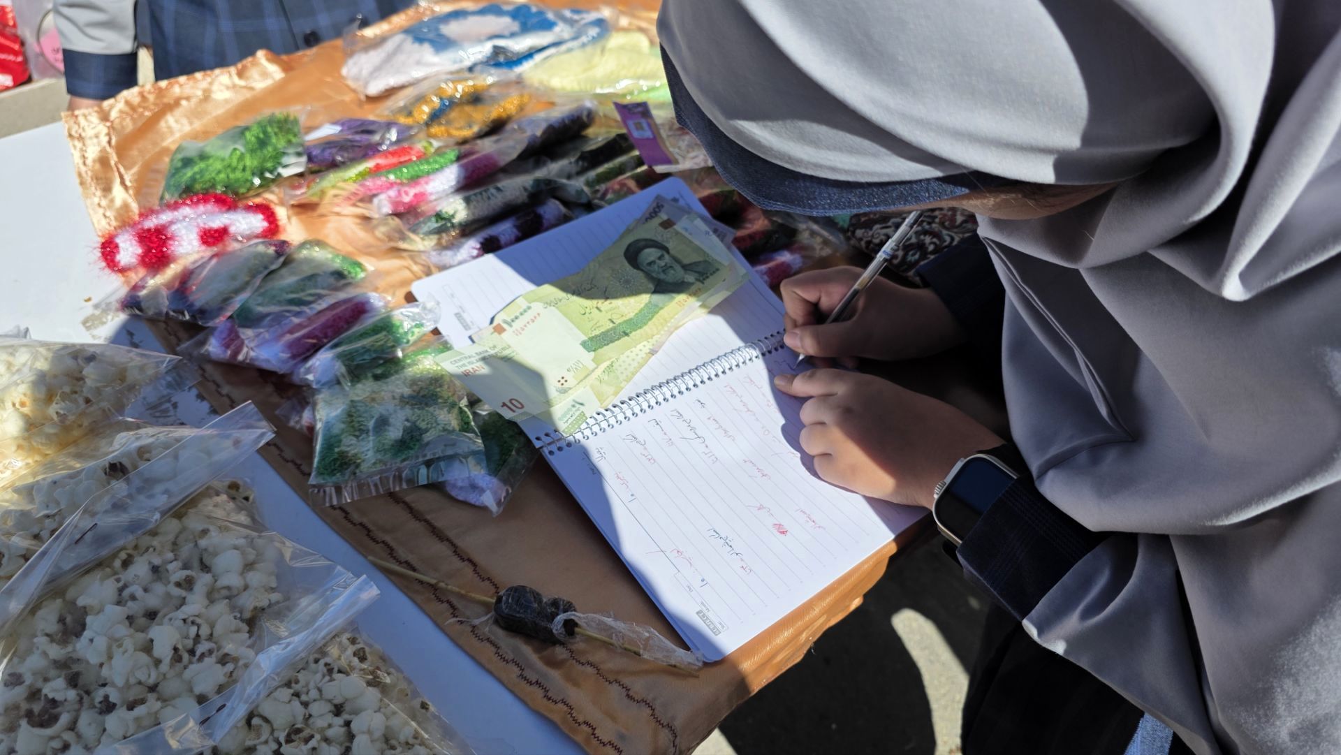 بازارچه در مدرسه آل ابراهیم شهرکرد 