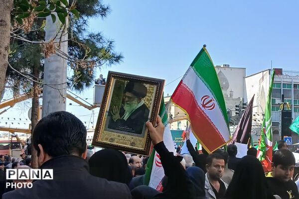 کبوتران عاشق به امام شهیدشان پیوستند