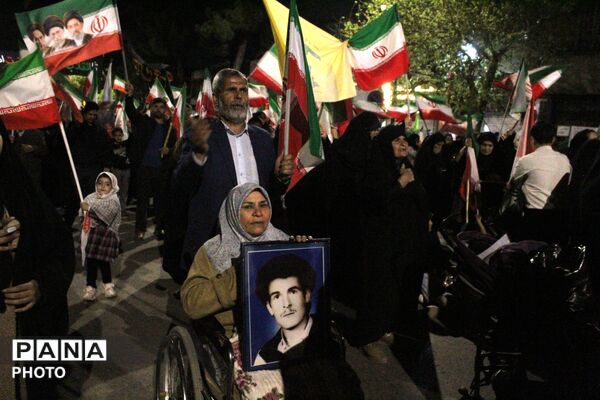 همبستگی های مردم غیور و انقلابی نیشابور