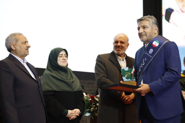 تکریم سازندگان فردای ایران