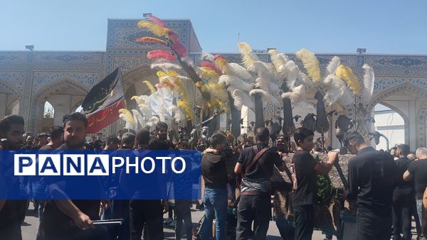 حال و هوای حرم مطهر رضوی در اربعین حسینی