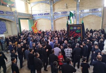 برگزاری آیین سنتی نخل‌برداری در حسینیه امیرالمؤمنین سرده 