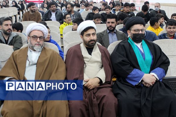 تقدیر از برگزیدگان مسابقات قرآن، عترت و نماز در گلوگاه 