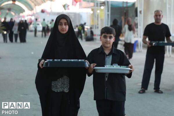 خدمت به زائران اربعین کوچک و بزرگ نمی شناسد