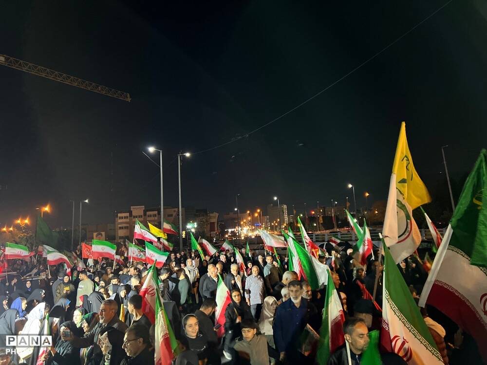 اجرای برنامه روز ملی خلیج فارس توسط دختران انجمن اسلامی