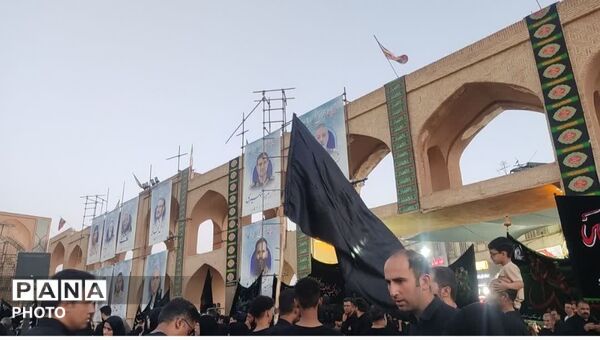طنین «یا حسین» در امیرچقماق؛ میثاق دوباره ی عاشوراییان یزد با راه شهدا