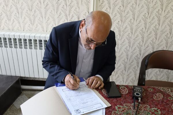 بازدید مدیرکل آموزش و پرورش از برگزاری امتحانات نهایی در یزد