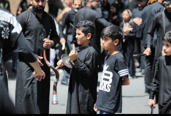 ظهر تاسوعا در جوار حرم مطهر رضوی