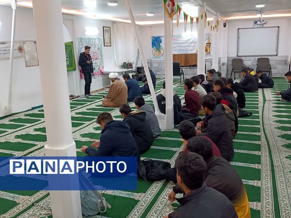 جشن ولادت باسعادت حضرت مهدی (ع) در دبیرستان نمونه آیت‌الله خامنه‌ای