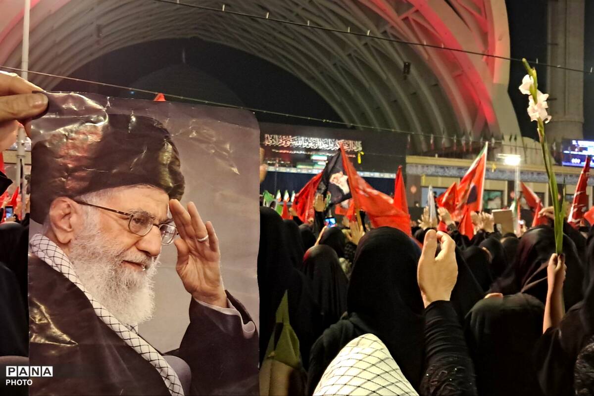 آیین وداع ملت ایران با پدر امت؛ خیزش یک ملت در سوگ رهبر شهید