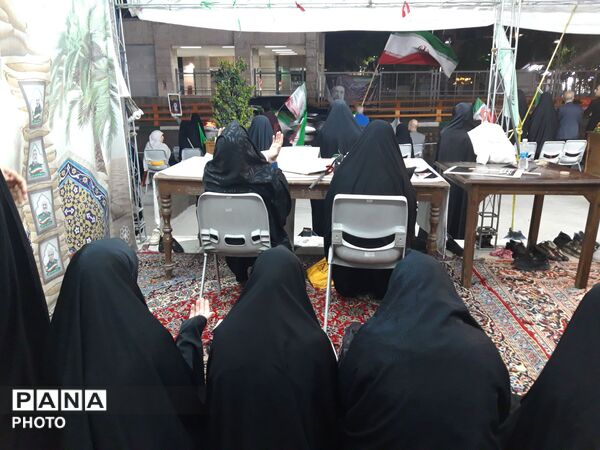 اقامه نماز استغاثه به امام زمان (عج) در موکب حماسه مقاومت دانش آموز 