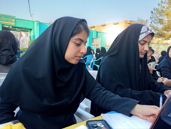  اولین مجمع انجمن اولیا و مربیان در دبیرستان فاطمیه